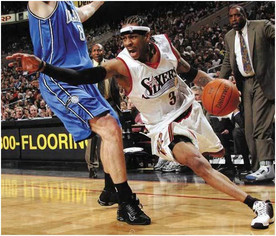 半场战报：勒沃库森0-1多特，安塞尔米诺头槌破门（半场战况：勒沃库森0-1落后多特，安塞尔米诺头球建功）