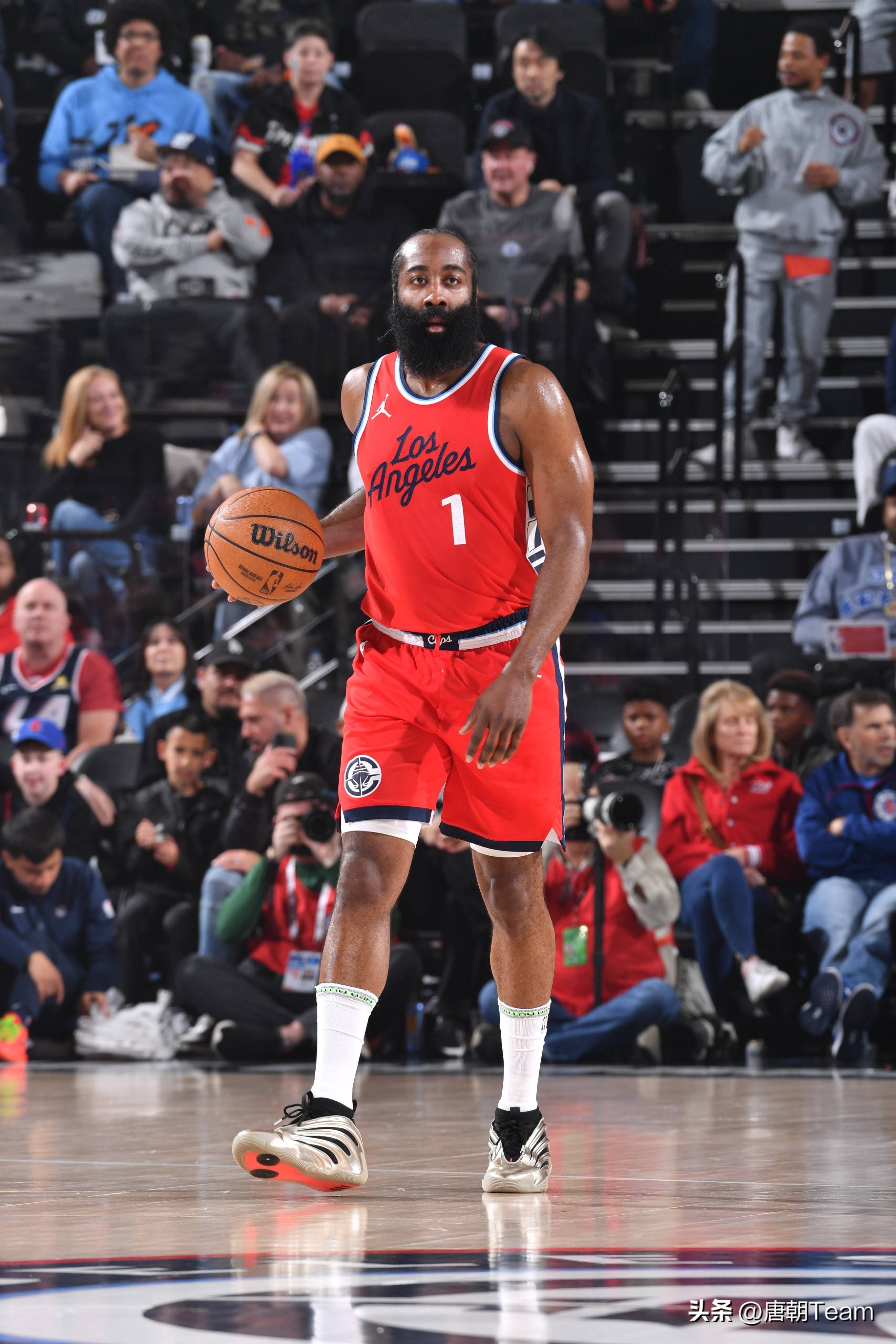 佩工：建议足球比赛使用后场违例规则，球过中线不能回传（佩工建议引入后场违例：过中线不得回传）