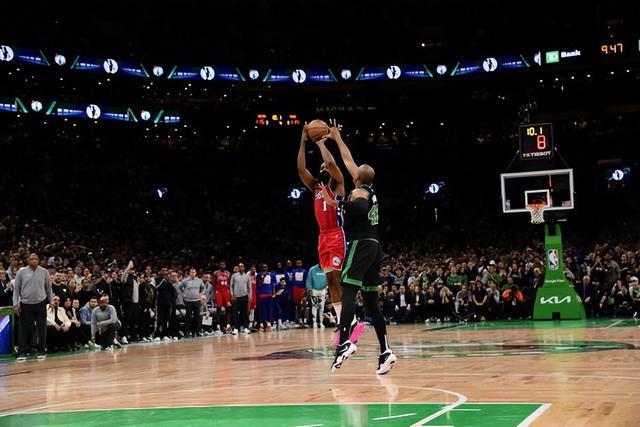 罗马推出黑胶唱片版队歌：限量版售价49.9欧，普通版19.9欧（罗马发布队歌黑胶唱片：限量款49.9欧，普通款19.9欧）